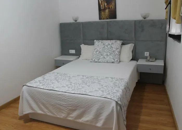 Local Santa Cruz Hotel