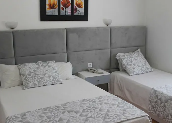 Local Santa Cruz Hotel