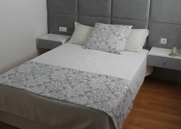 Local Santa Cruz 3* Miranda do Douro